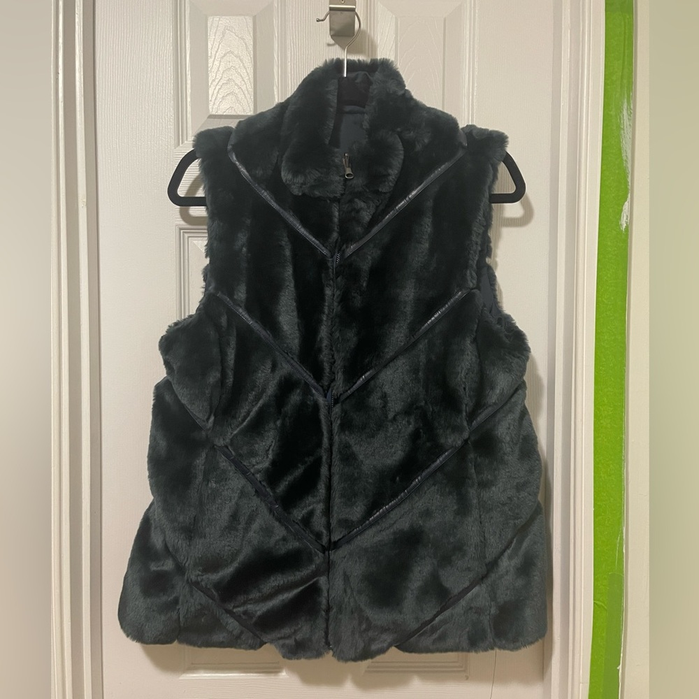 Tuckernuck Reversible Claire Vest